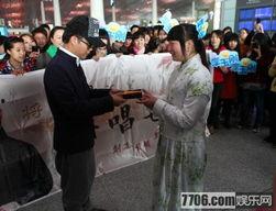 李玉刚新加坡演出花絮,李玉刚新加坡演唱会幕后精彩瞬间大揭秘